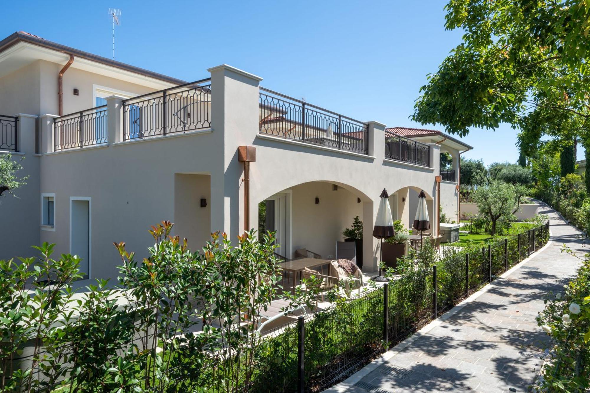 Villa Silvia Apartments 圣菲利斯·德尔·贝纳茨 外观 照片